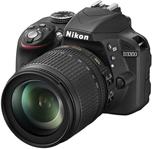 Nikon D3300 Kit Fotocamera Reflex Digitale con Nikkor 18/105VR, 24.2 Megapixel, LCD 3 Pollici, Nero [Versione EU]